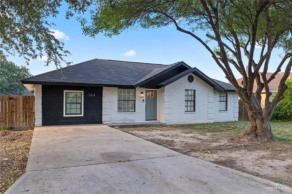 4 bed, 2.0 bath, 1474 sqft, $1,650 — Photo 1