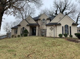 519 Wyndclyff Dr, Evansville, IN 47711