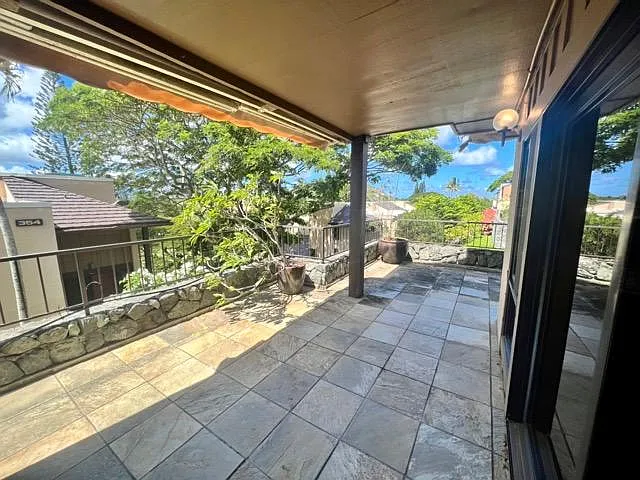 Covered lanai/balcony