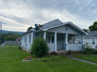 903 W Jackson St, Covington, VA 24426