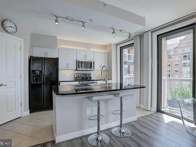 616 E St NW #718 — Photo 6
