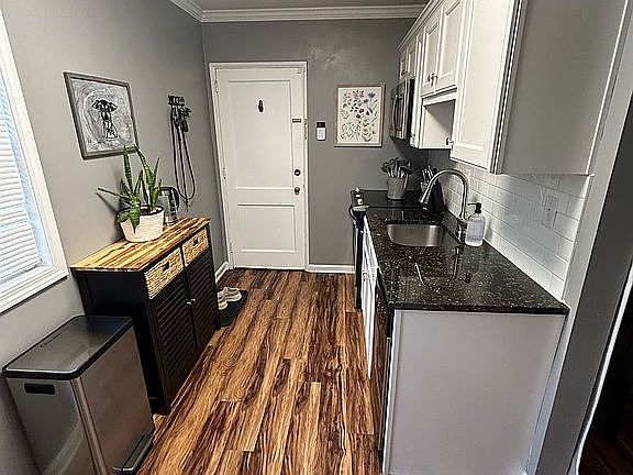 4th image of 100 Lewis Dr Unit 2L