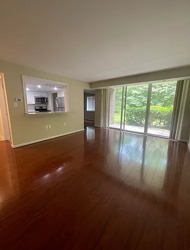 1426 Northgate Sq #2 Photo 1