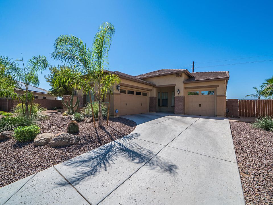 1st image of 2745 E Blue Spruce Ln