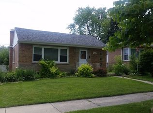 5235 Dobson St, Skokie, IL 60077