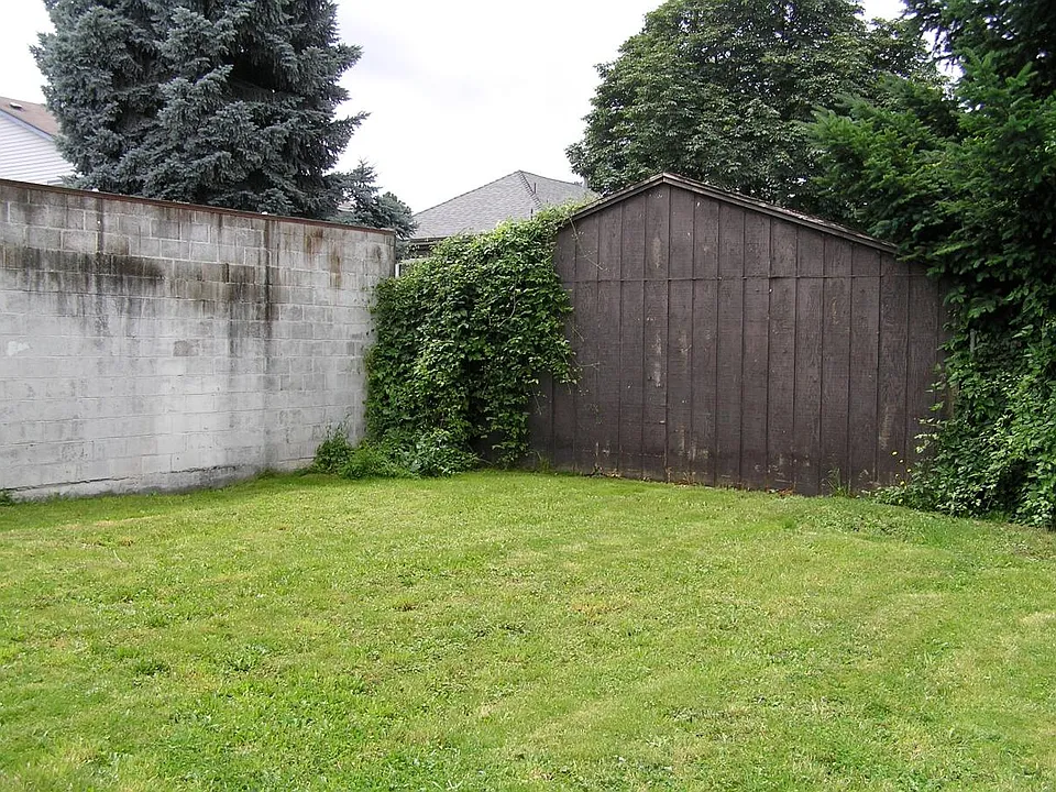 Shared Yard