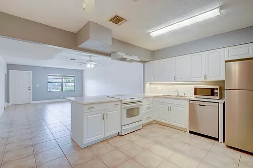 3929 Kenas St Photo 1