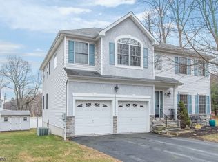 3 Hillsdale Dr, Dover, NJ 07801