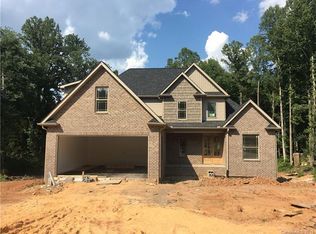 5117 Foley Dr, Hickory, NC 28602