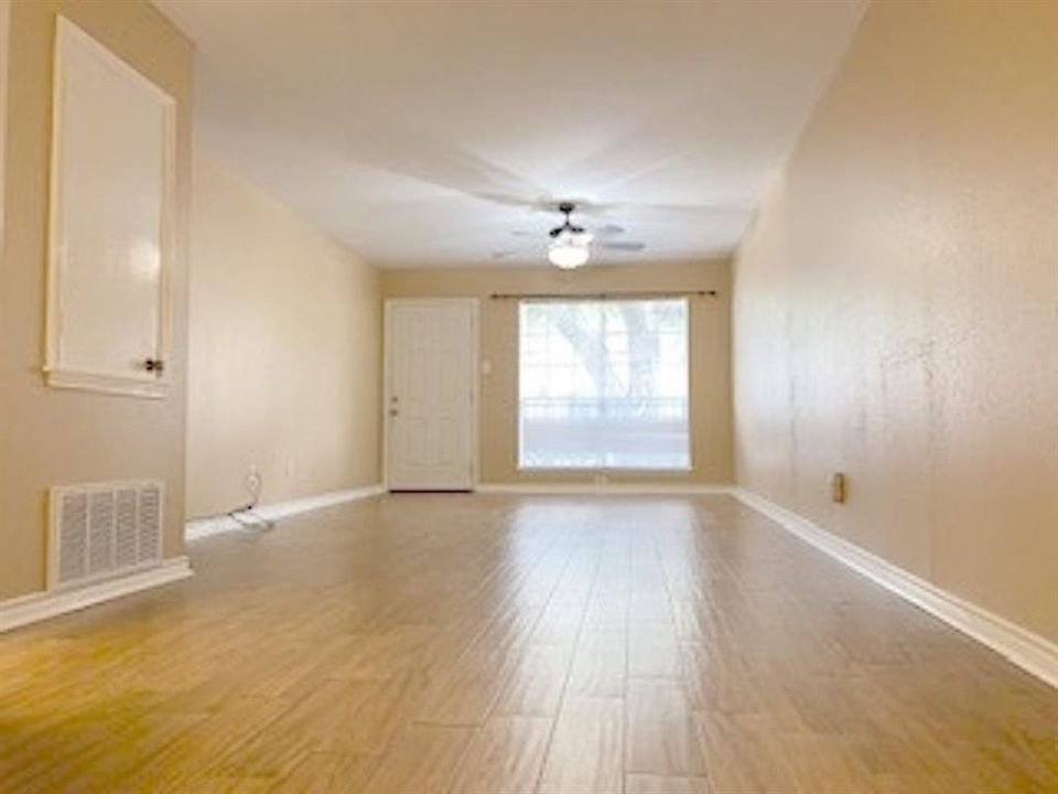 1st image of 14333 Memorial Dr APT 13