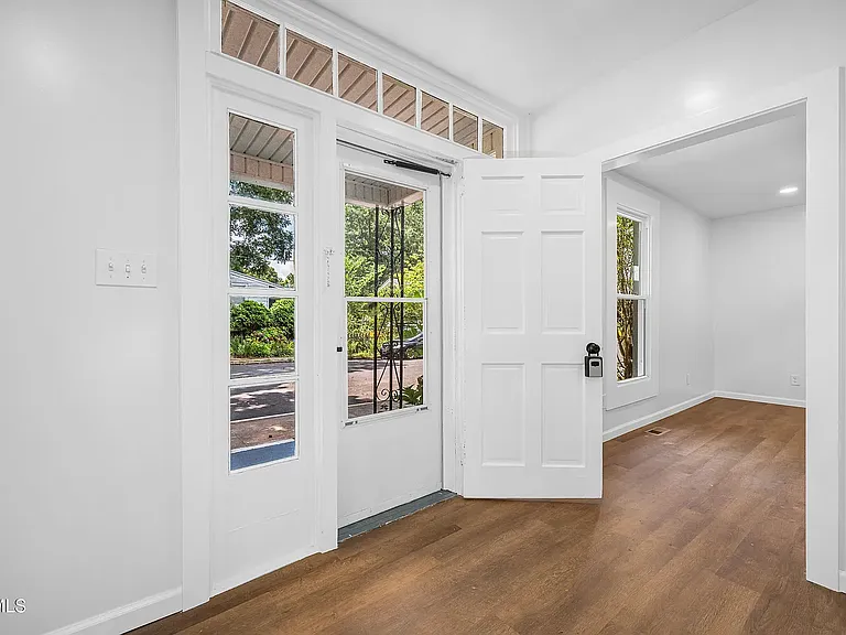 1007 Spring St — Photo 16