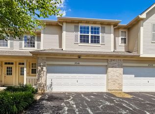 2318 Sunrise Cir, Aurora, IL 60503