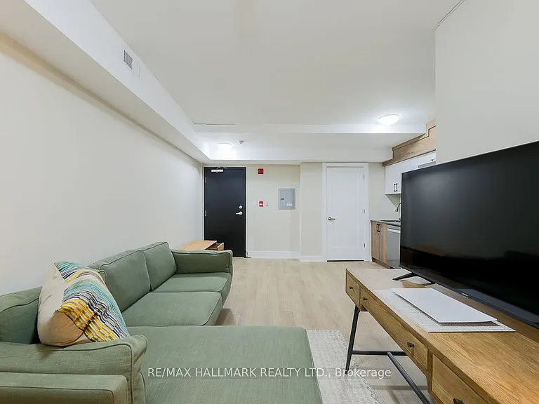 628 Danforth Ave #303 — Photo 9