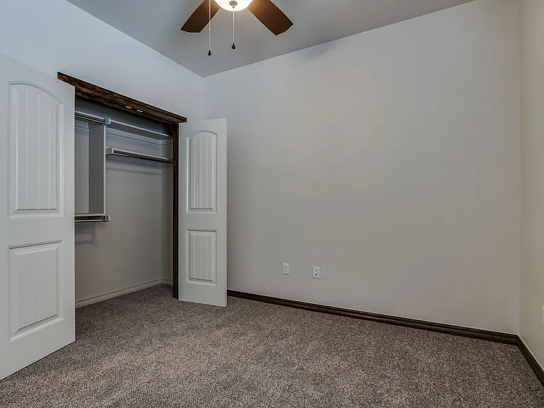 2200 Alta Vista Ln — Photo 21