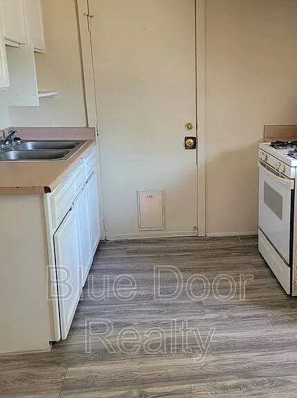 2018 Nancy St SW #B — Photo 5