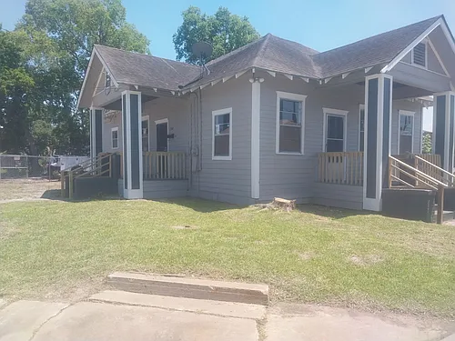 2102 Gray St Photo 1