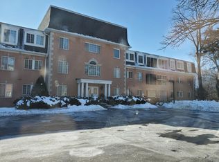 12980 Bluemound Rd, Elm grove, WI 53122