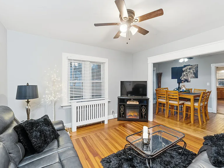 17 N Pleasant St #1 — Photo 3