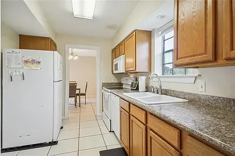 6220 Colbert St — Photo 3