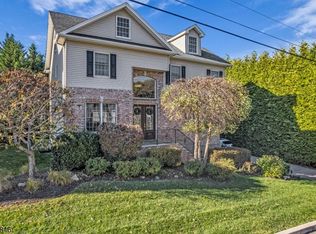 21 Spring St, Butler, NJ 07405