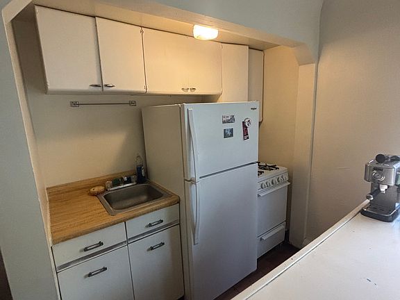 3rd image of 412 Volkert Pl APT 3