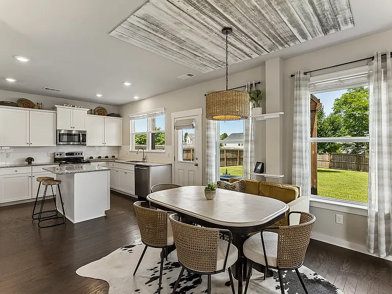3041 Commonwealth Dr — Photo 12
