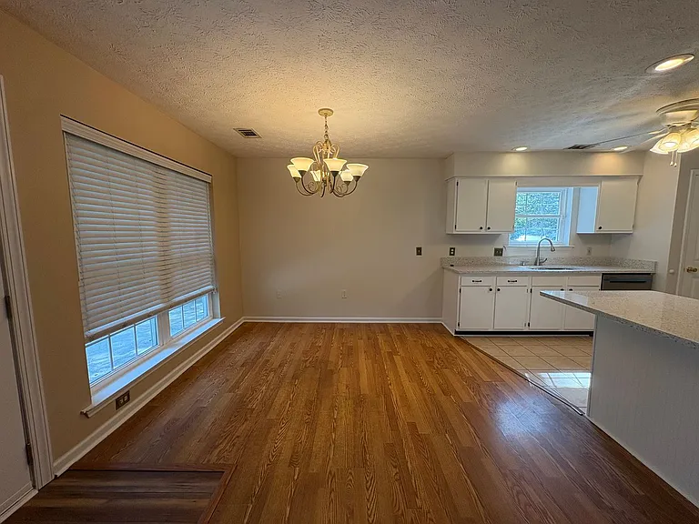 133 John Glenn Dr — Photo 4