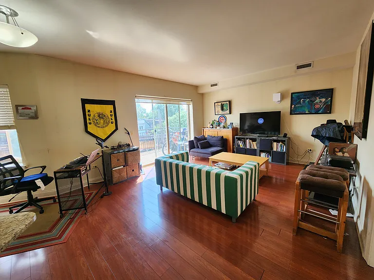 2318 N Milwaukee Ave #303 — Photo 8