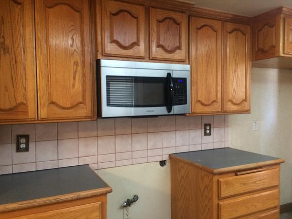 3rd image of 32610 Avenue E