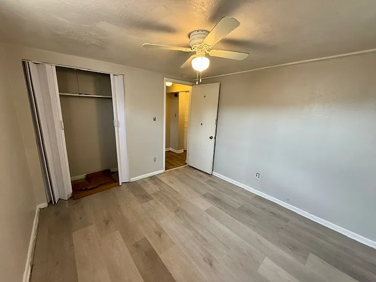 180 Laurel St — Photo 12