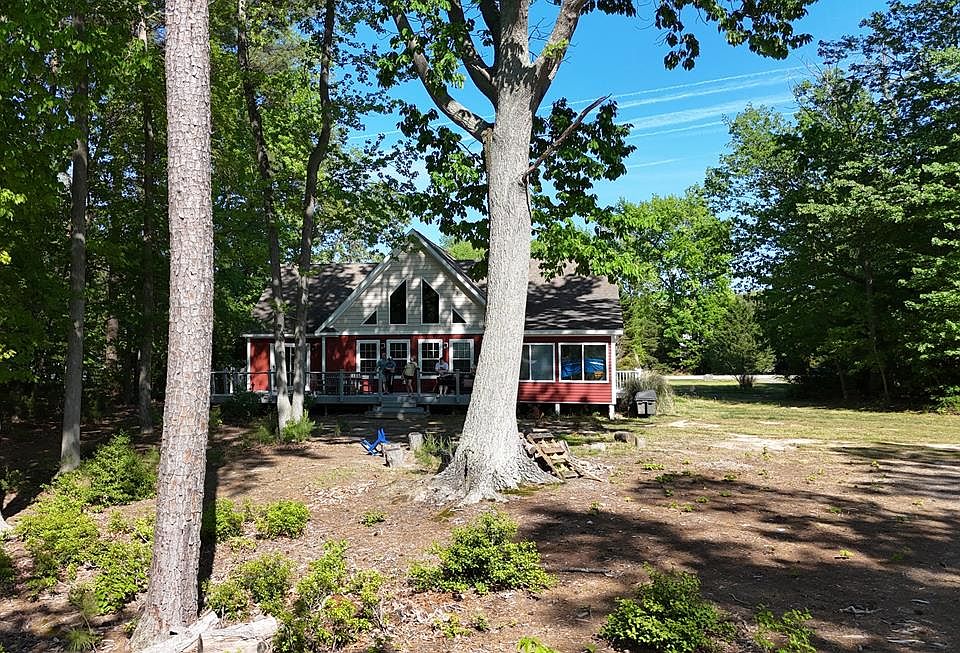 1st image of 290 Loch Ln