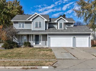 2542 E Leach Ave, Des Moines, IA 50320