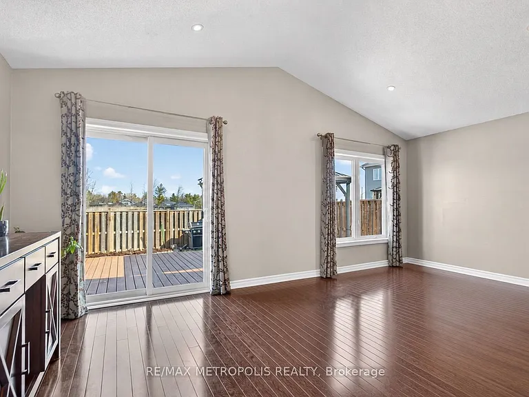 1276 Atkinson St — Photo 11