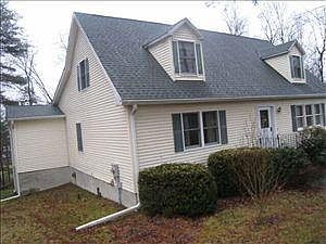 5th image of 40 Patricia Ln