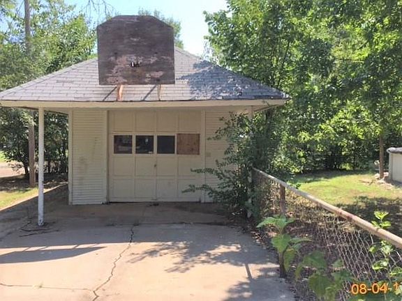 2nd image of 1417 McGraw Dr