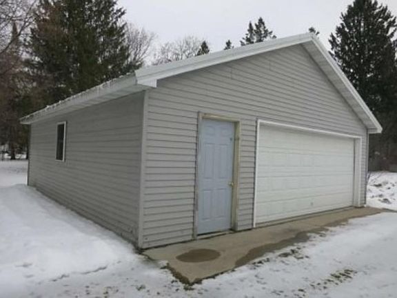 3rd image of 1117 Edison St