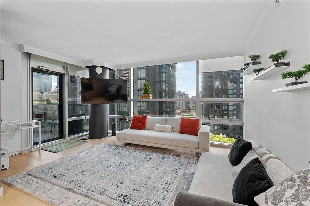 2 bed, 1050 sqft, $5,000 — Photo 3