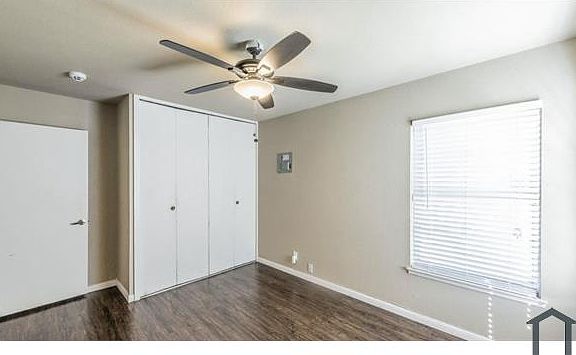 3rd image of 5419 Knoll Krest Dr