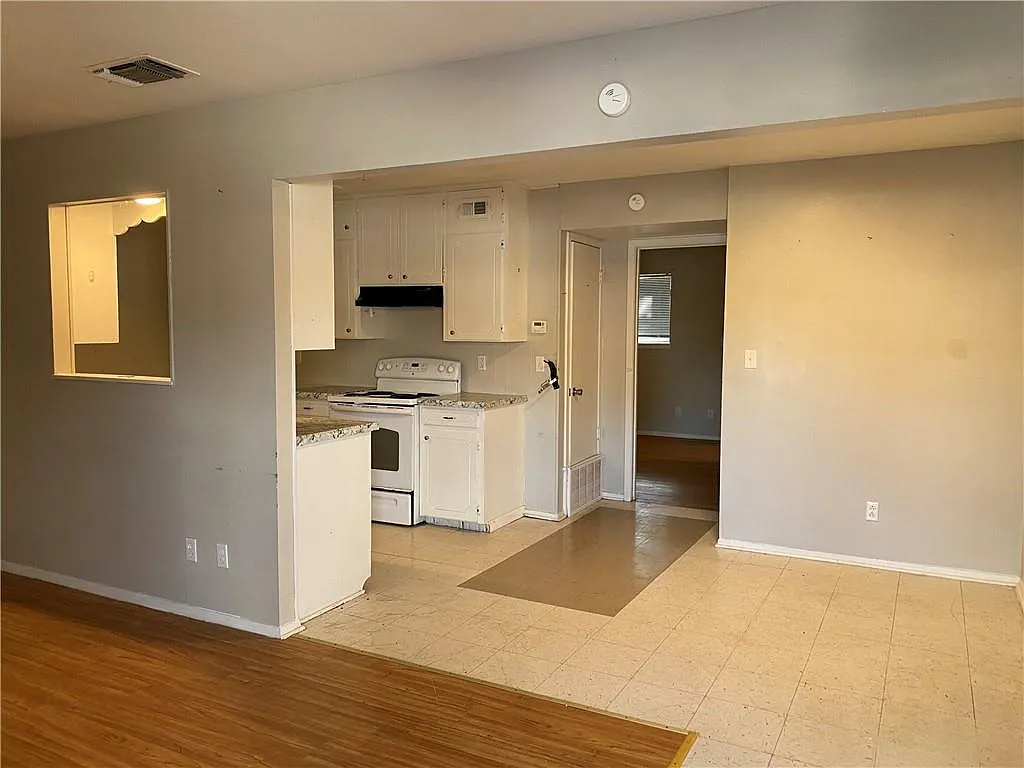 Building Photo - 1053 Linde St #1061