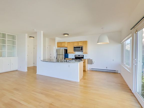 3rd image of 2080 Gough St APT 416