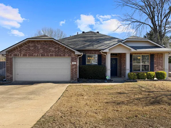 2111 Boston Dr, Longview, TX 75601
