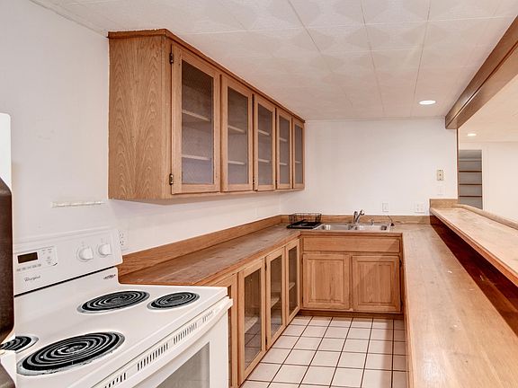 Kitchen with excellent cabinet space