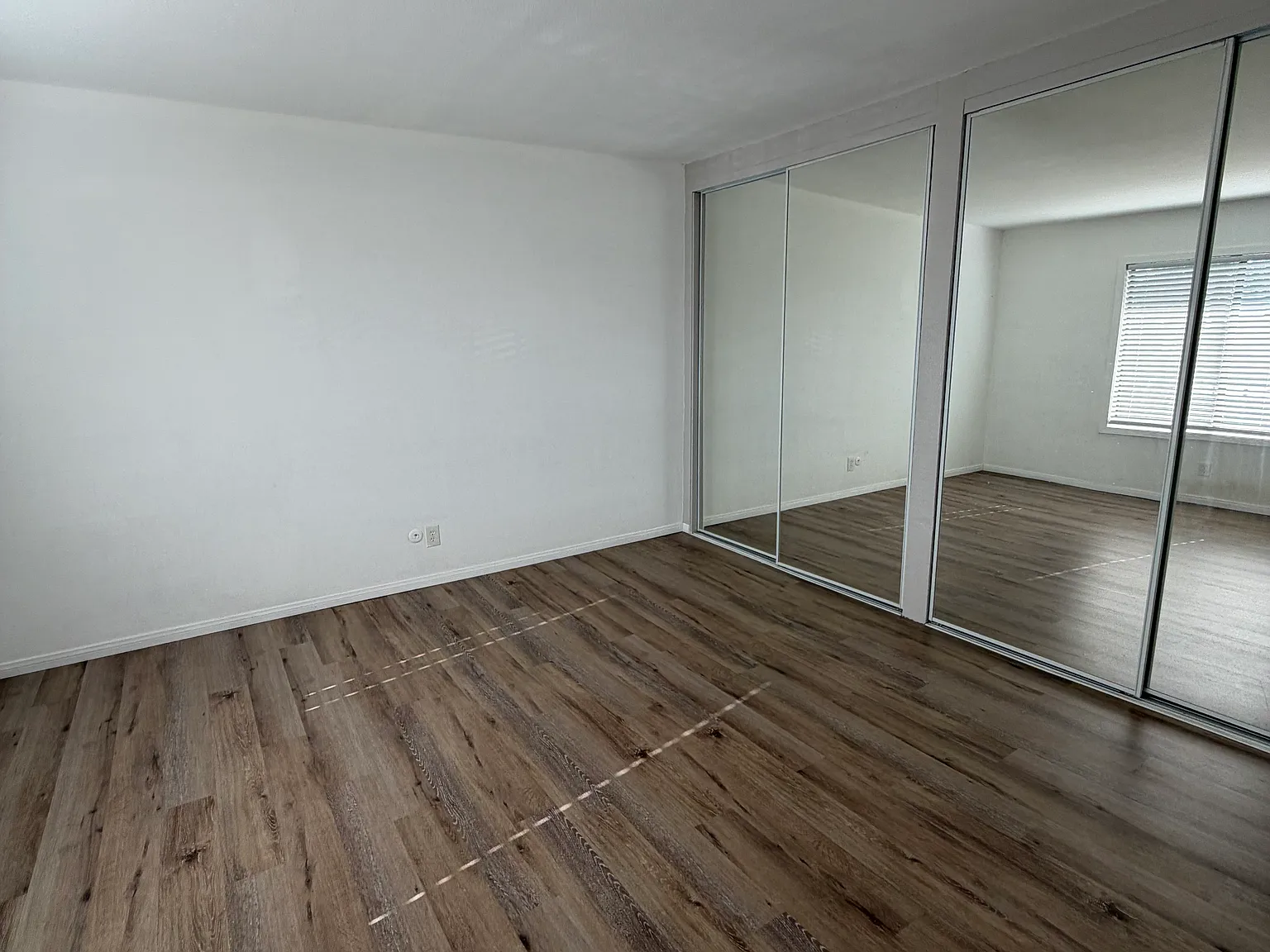 1735 E Washington St — Photo 4
