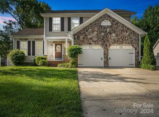 2916 Cross Tie Ln, Matthews, NC 28105