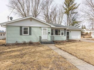 720 N Court St, Platteville, WI 53818