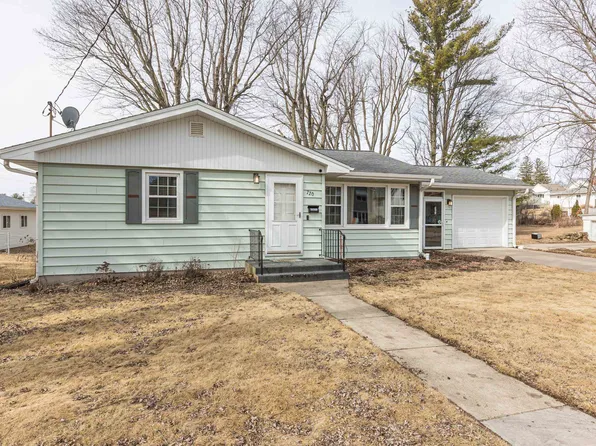 720 N Court St, Platteville, WI 53818