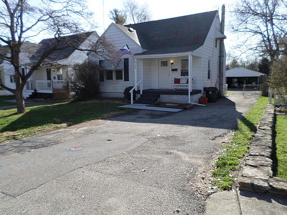 1448 Indiana Ave Pictures 005.JPG