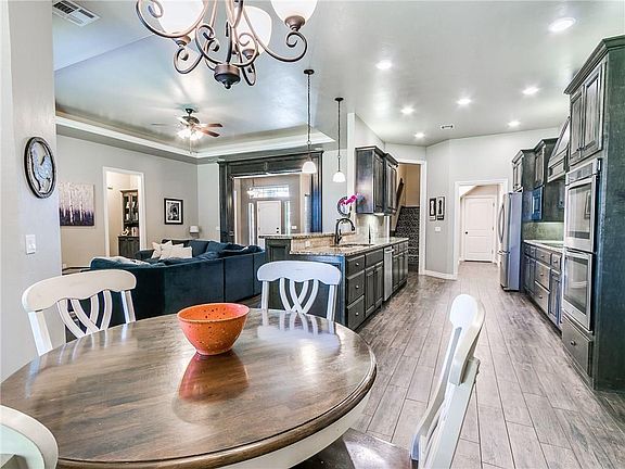5th image of 15213 Pleasant Cove Ln