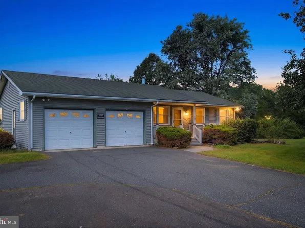 32 Arneytwn Hornerstwn Rd, Cream Ridge, NJ 08514