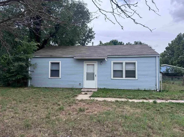 2929 E Idlewild Dr, Wichita, KS 67216